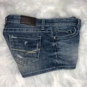 💥ACCEPTING OFFERS💥BKE Jean Shorts